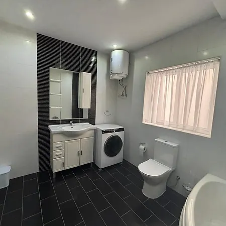 Apartment Family 1 *